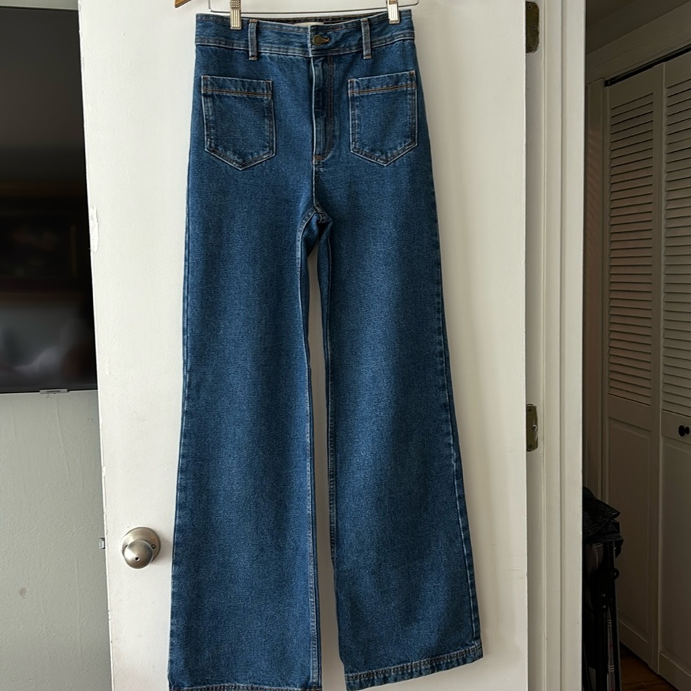 Sezane Jean trousers in European size 36 equivalent to women’s size 4.
